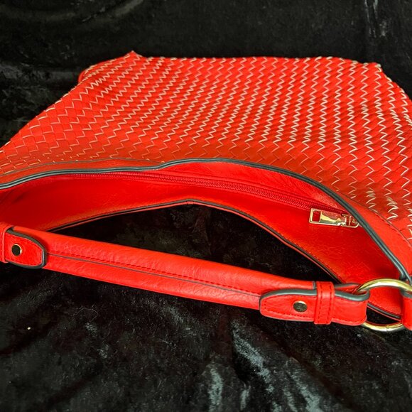 Red faux leather purse with woven front, zip close, interior pockets, outer zip - Picture 8 of 8
